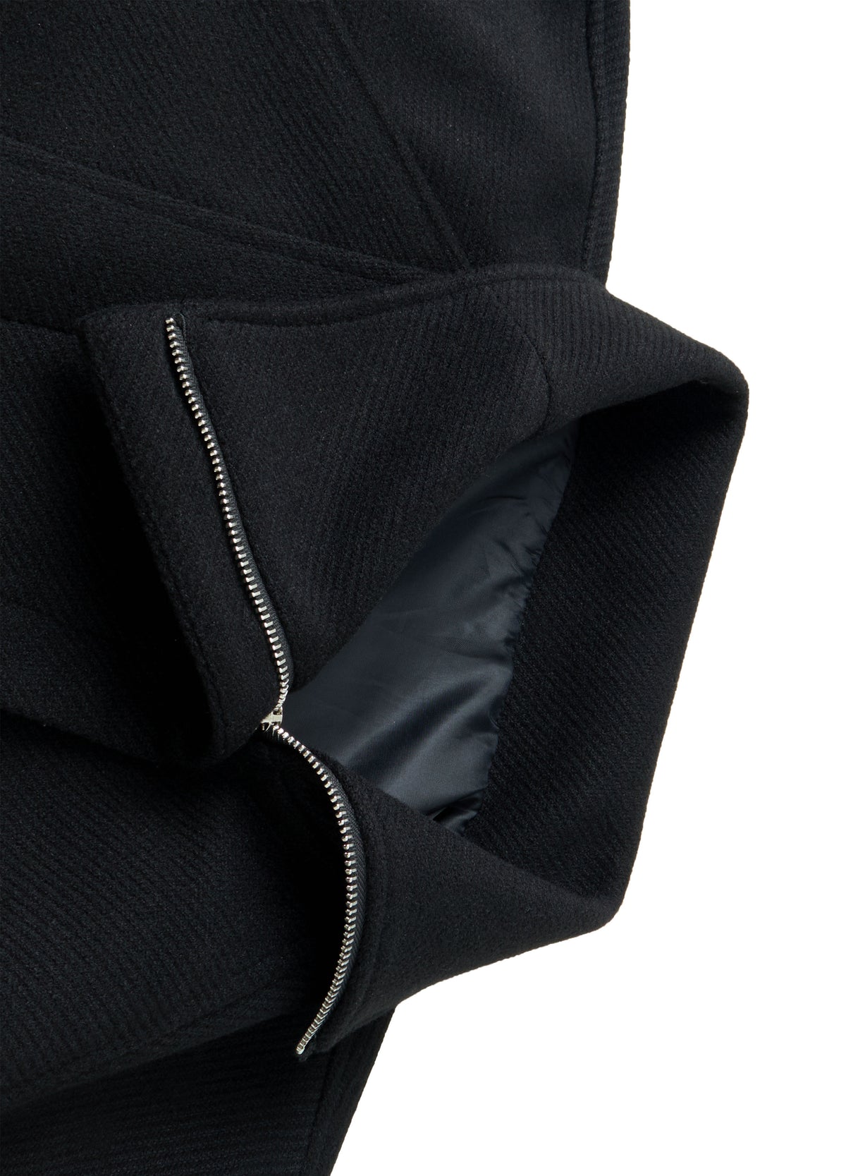 Raised collar and zipper opening.