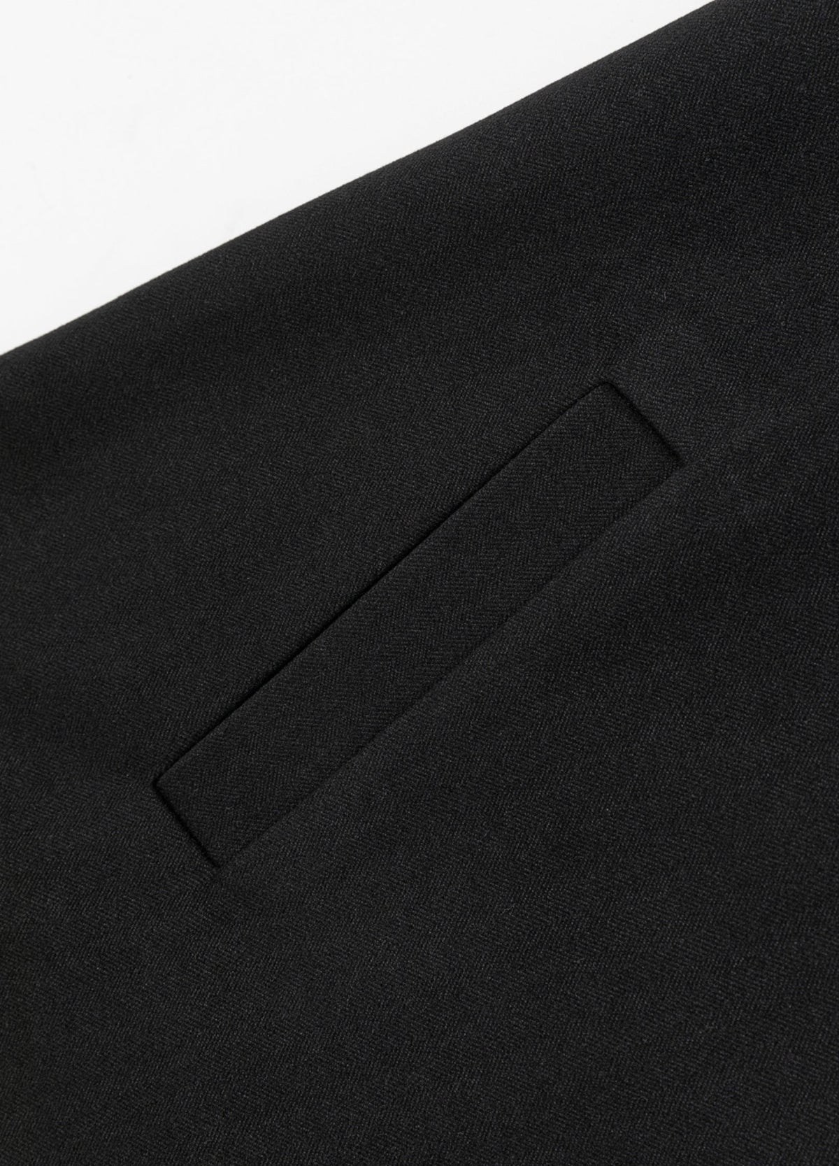 Welt pocket opening.