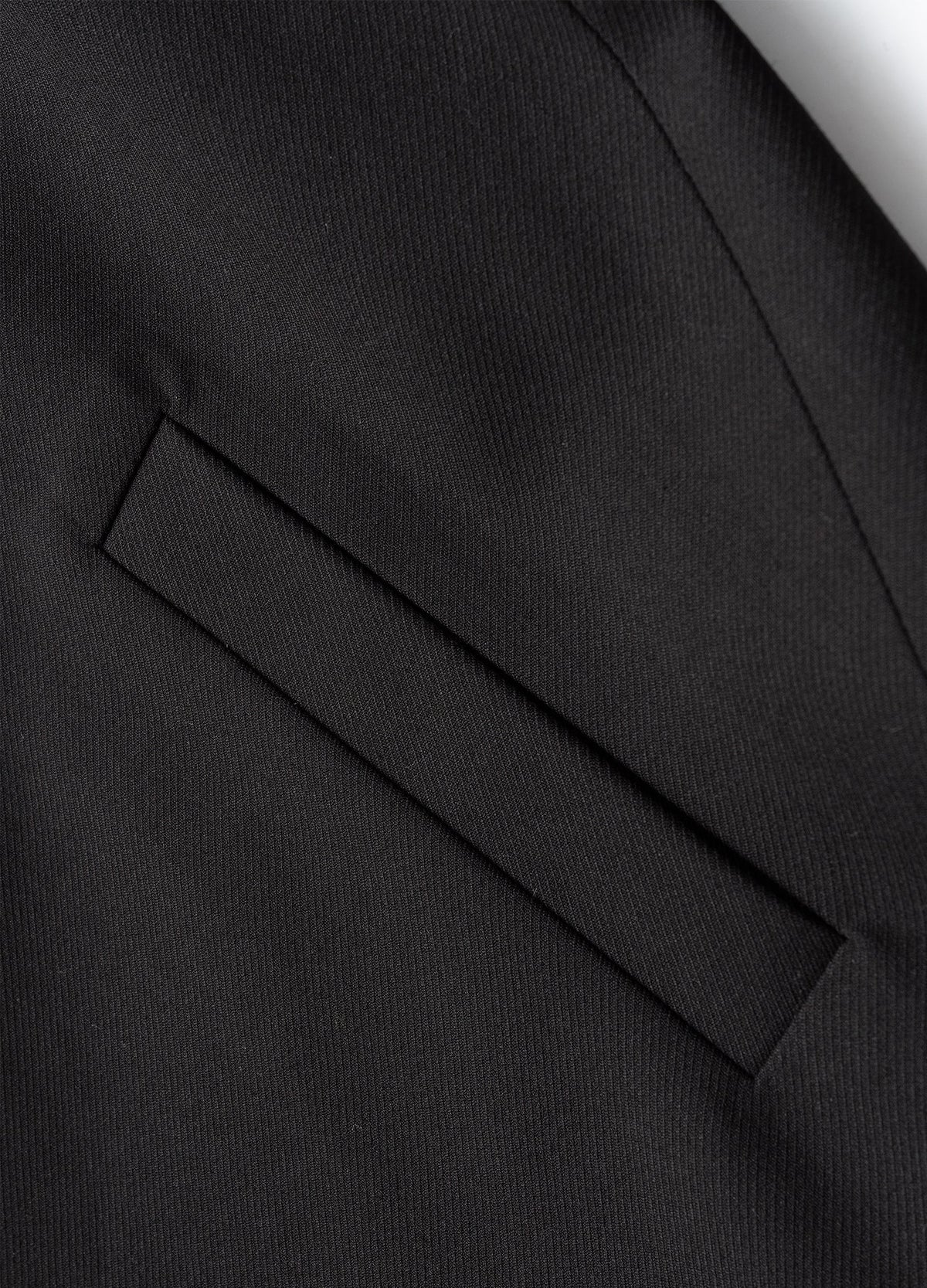 Welt pocket opening.