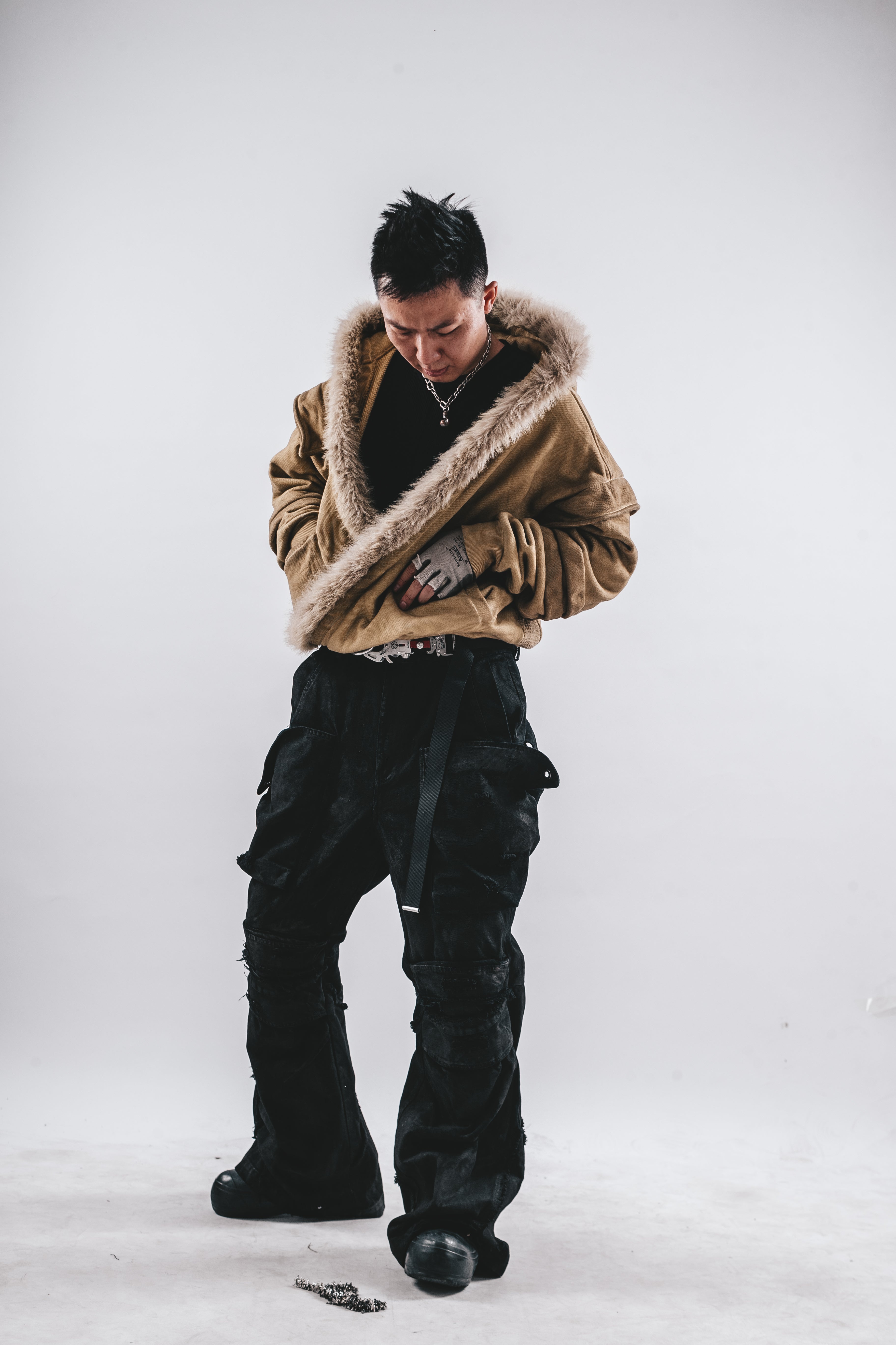 FELPA CON CAPPUCCIO IN PELLICCIA LAVATA DRKLEI