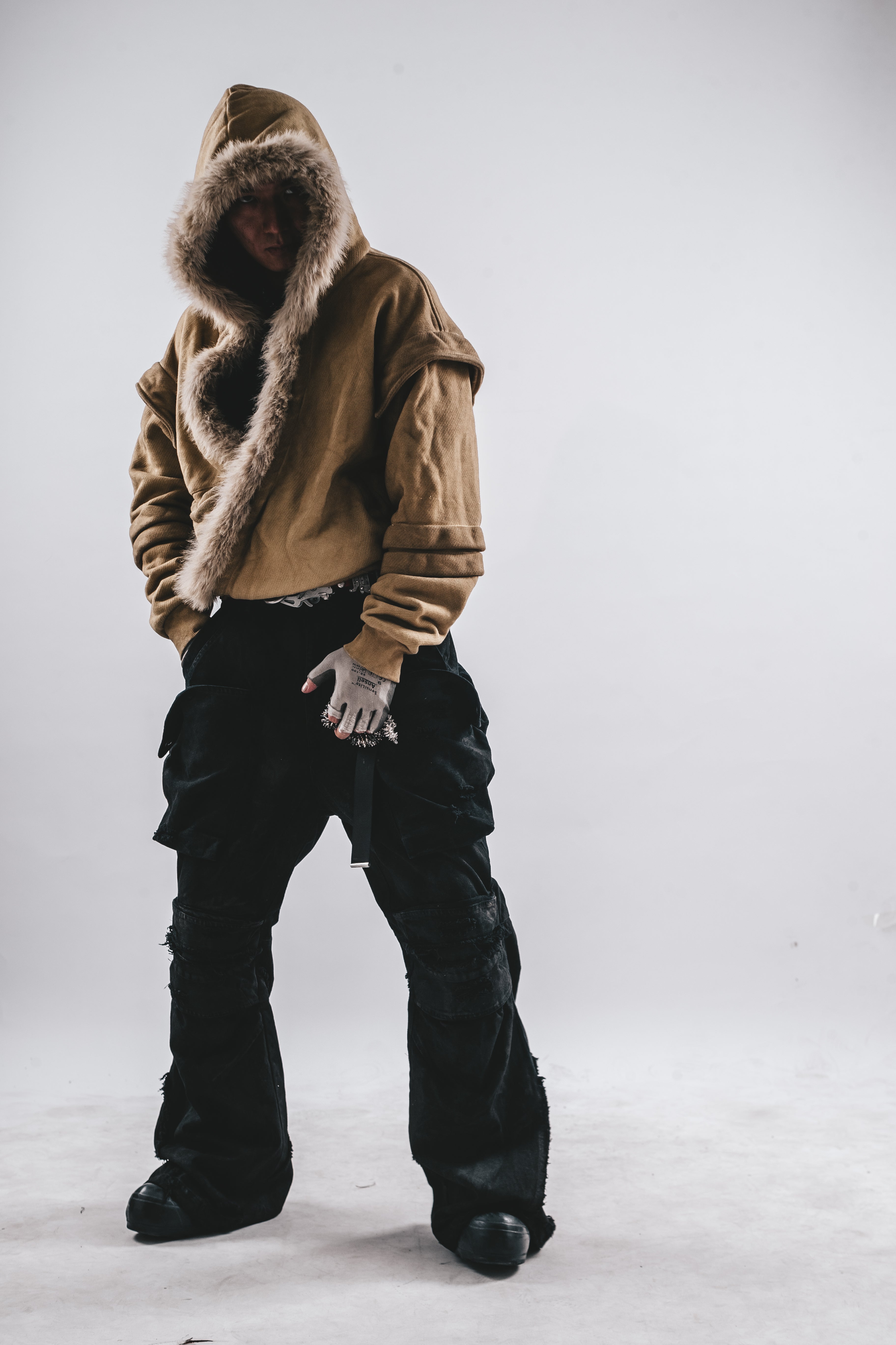 FELPA CON CAPPUCCIO IN PELLICCIA LAVATA DRKLEI