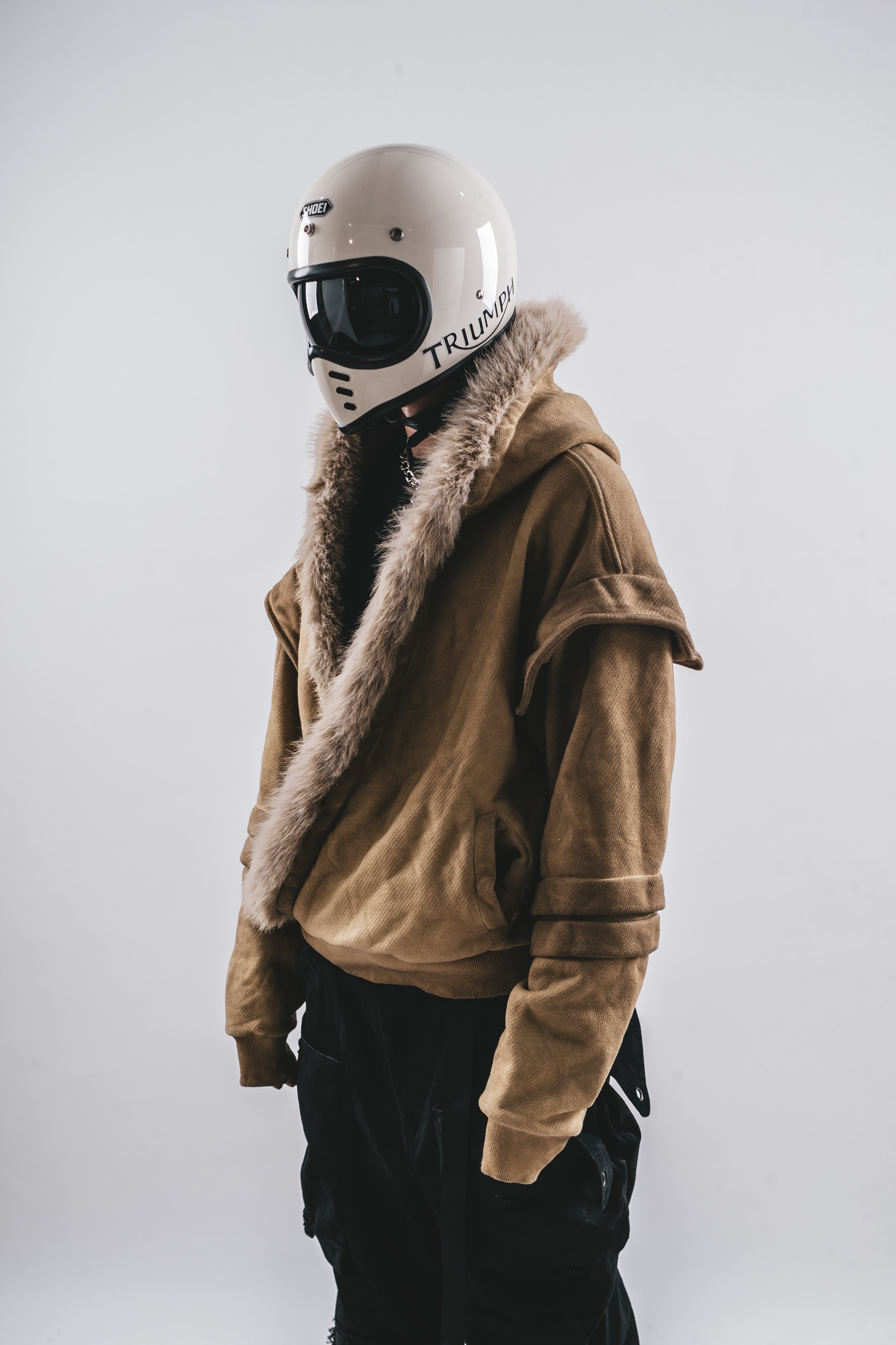 FELPA CON CAPPUCCIO IN PELLICCIA LAVATA DRKLEI