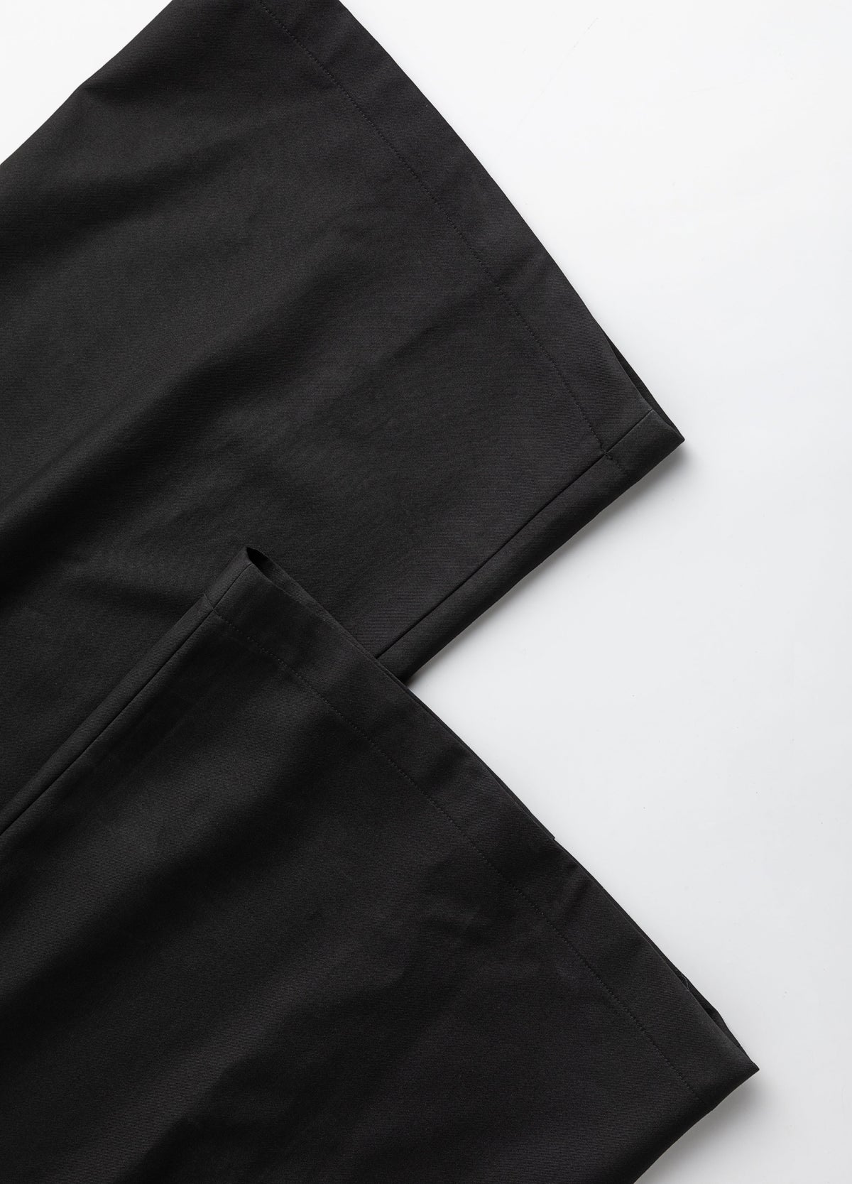 Wide leg hems.