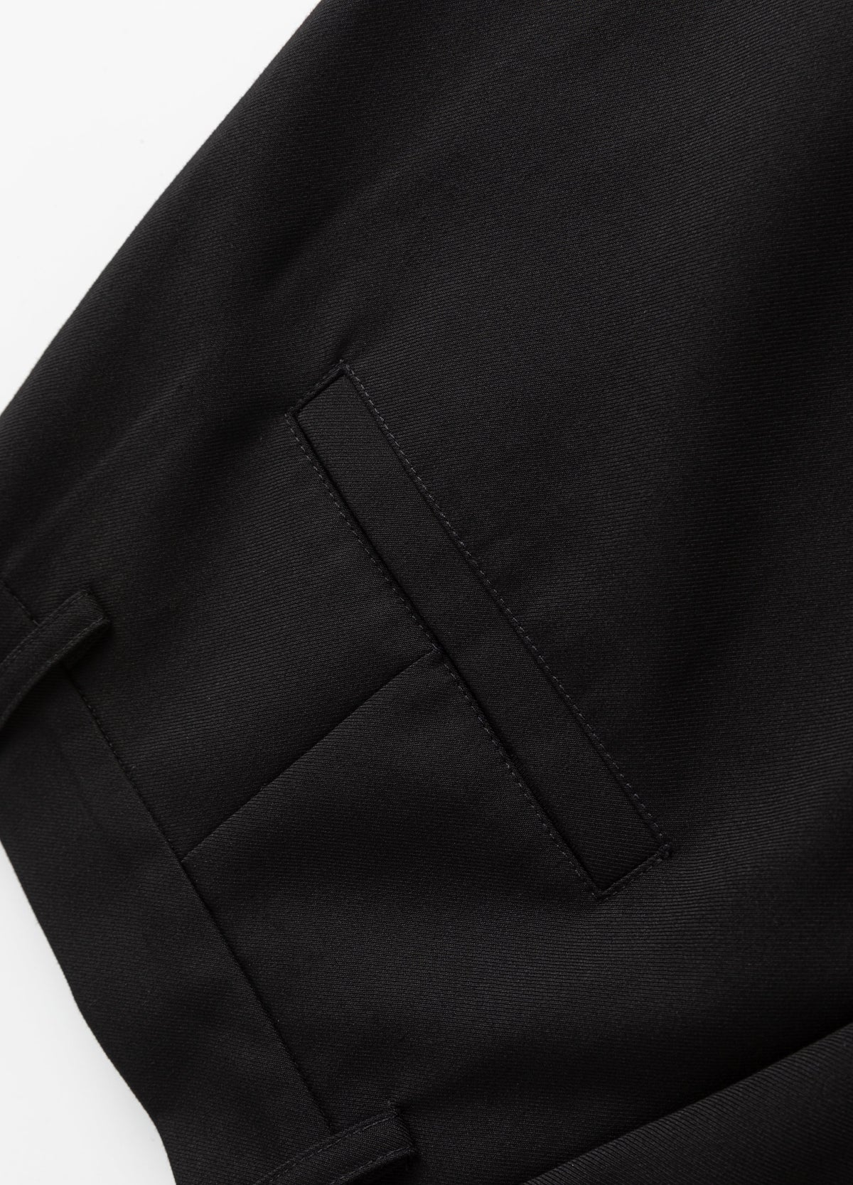 Rear welt pocket.
